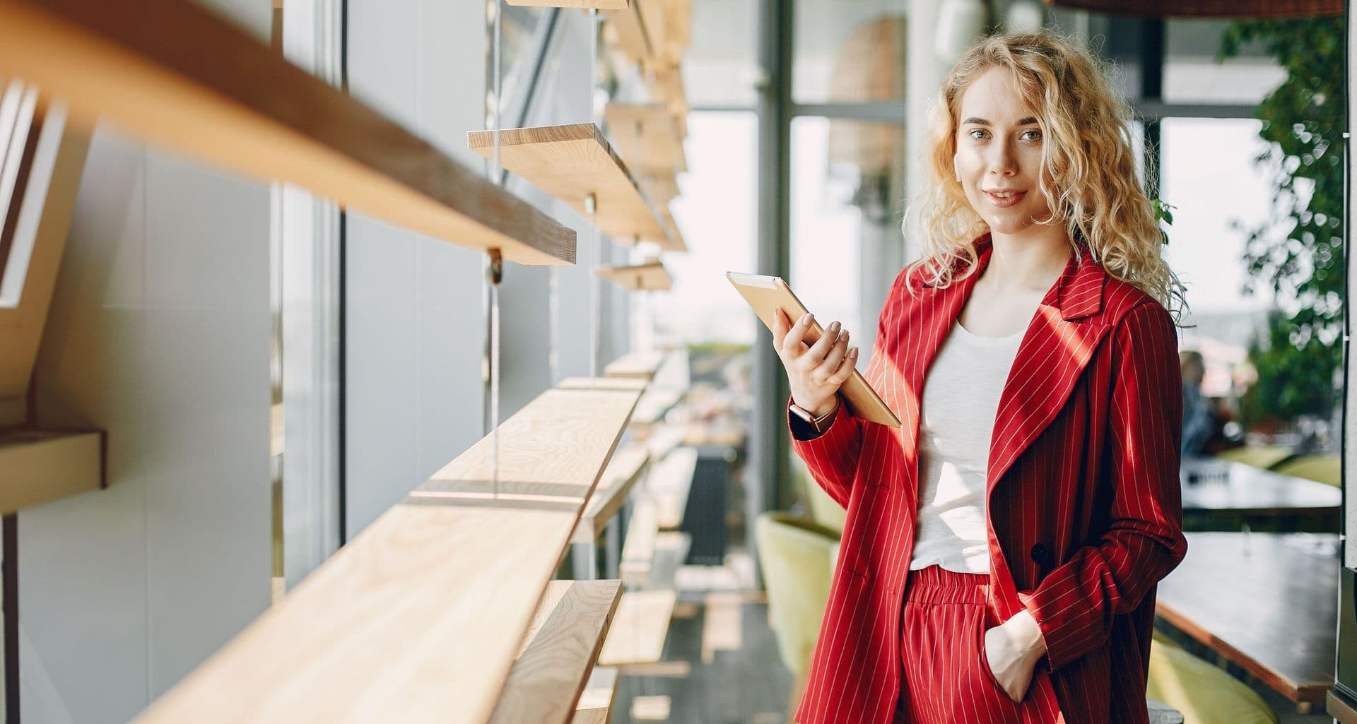 elegant-businesswoman-working-in-a-office-2022-02-02-04-51-31-utc.jpg